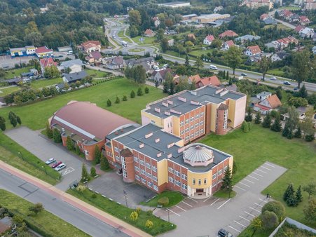 Budynek Zespołu Szkół Ogólnokształcących nr 2 w Kwidzynie.