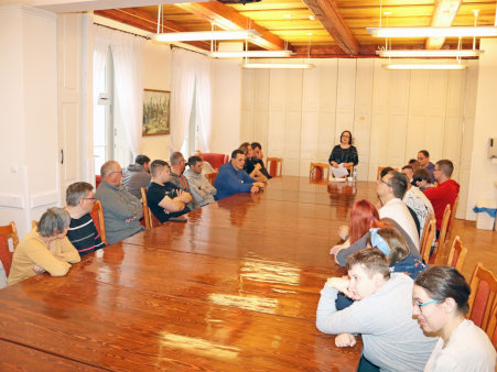 Uczestnicy WTZ zapoznają się z zasadami rejestracji w Powiatowym Urzędzie. Pracy.