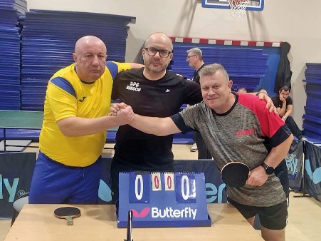 Zawodnicy po rozegranym meczu.