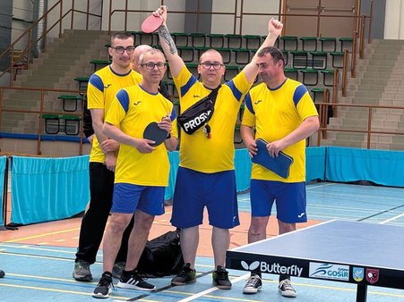 Drużyna Warsztatu Terapii Zajęciowej w Ryjewie, prowadzonego przez Stowarzyszenie Pomocy Społecznej "Słoneczne Wzgórze".