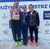 Zawodniczki Kwidzyńskiego Klubu Lekkoatletycznego „Rodło”, prezentują zdobyte medale.