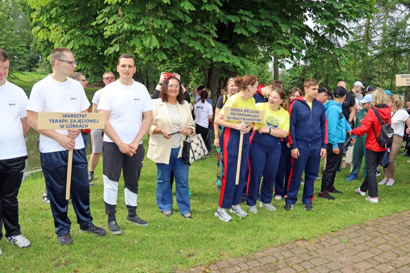 Uczestnicy WTZ w Górkach i Szkoły Specjalnej z Kwidzyna biorący udział w spartakiadzie. Wśród nich Anna Świątkowska.